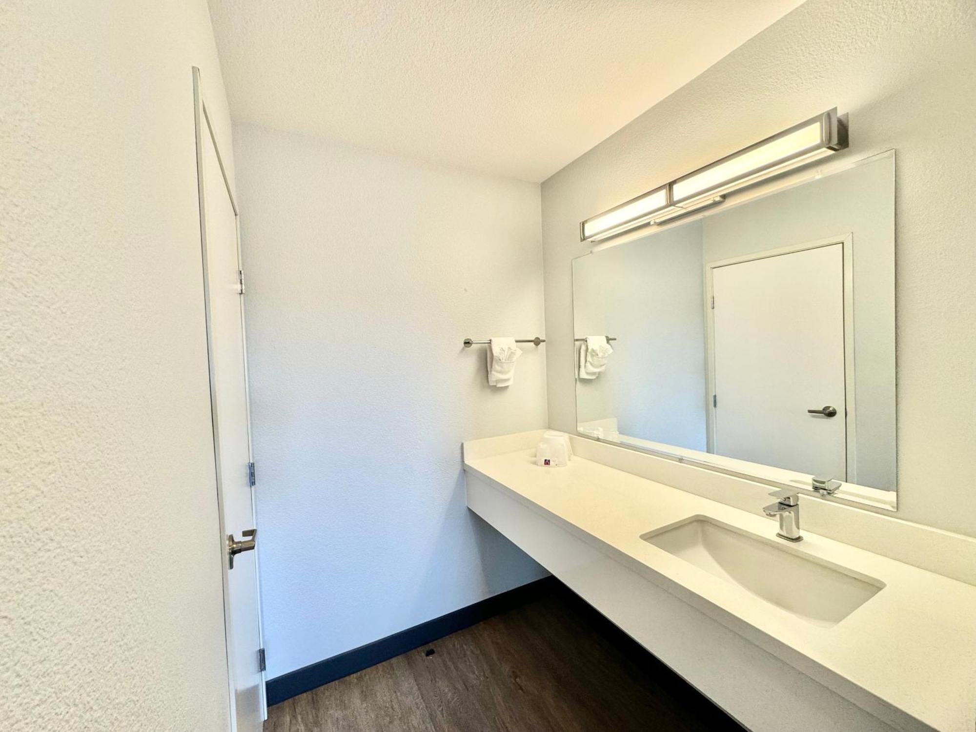 Motel 6-Bellflower, Ca - Los Angeles Экстерьер фото