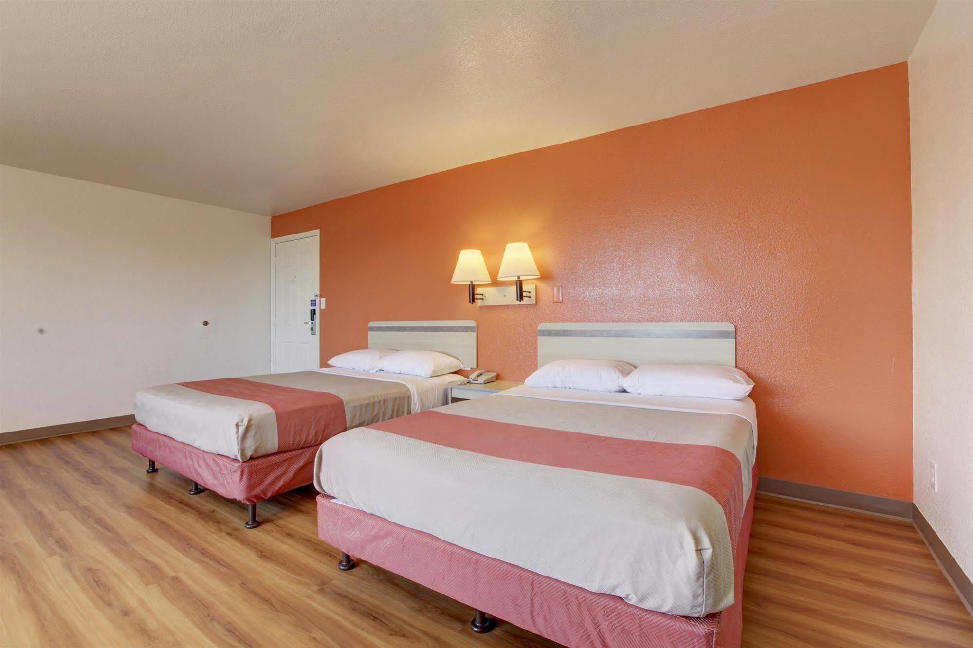 Motel 6-Bellflower, Ca - Los Angeles Экстерьер фото