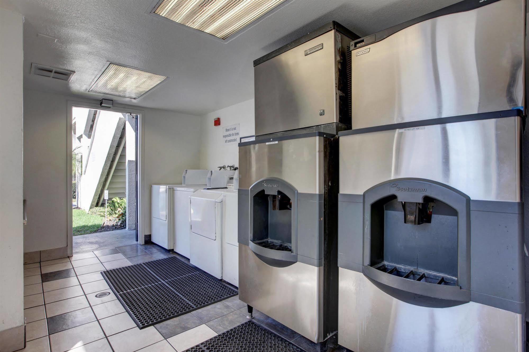 Motel 6-Bellflower, Ca - Los Angeles Экстерьер фото